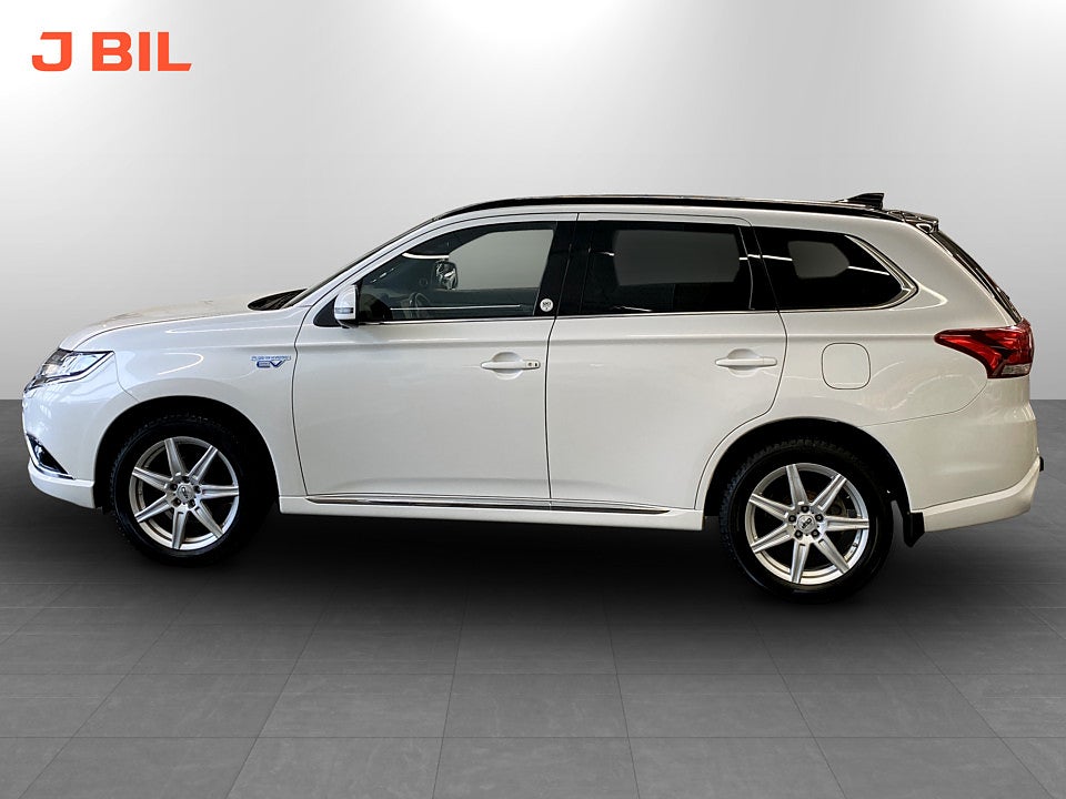 Bild på Mitsubishi Outlander PHEV Aut AWD B-KAMERA PANO ELSTOL 203hk