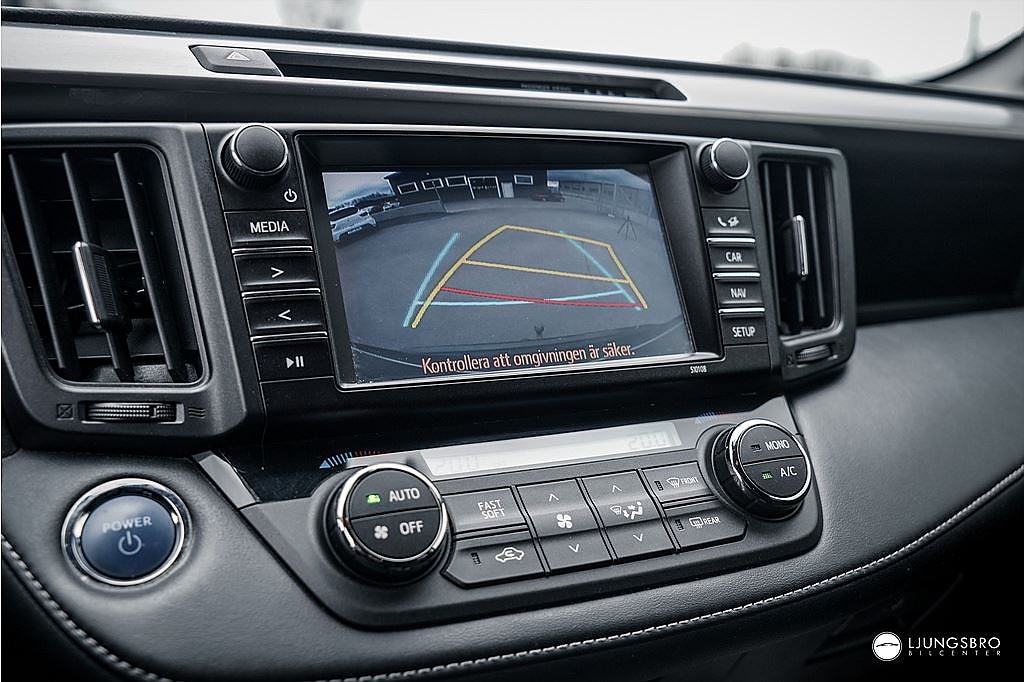 Toyota RAV4 Hybrid 2.5 AWD 197hk / Drag / B-Kamera