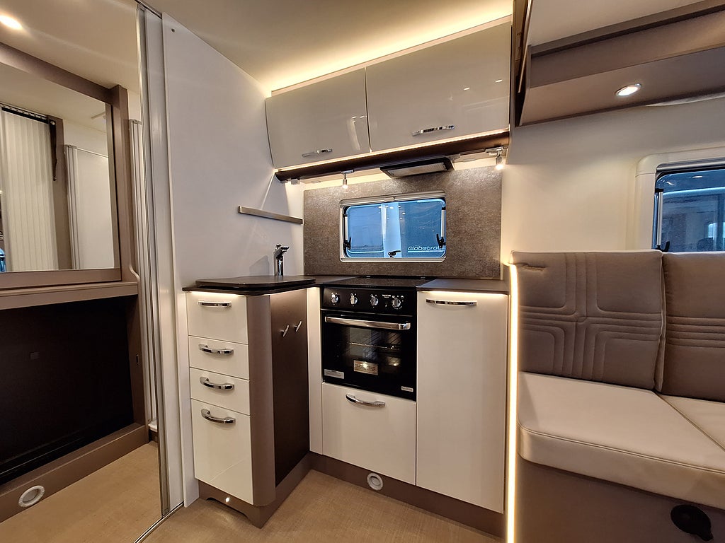 Bürstner Lyseo TD it 684 G Dinette, Automat, Solcell