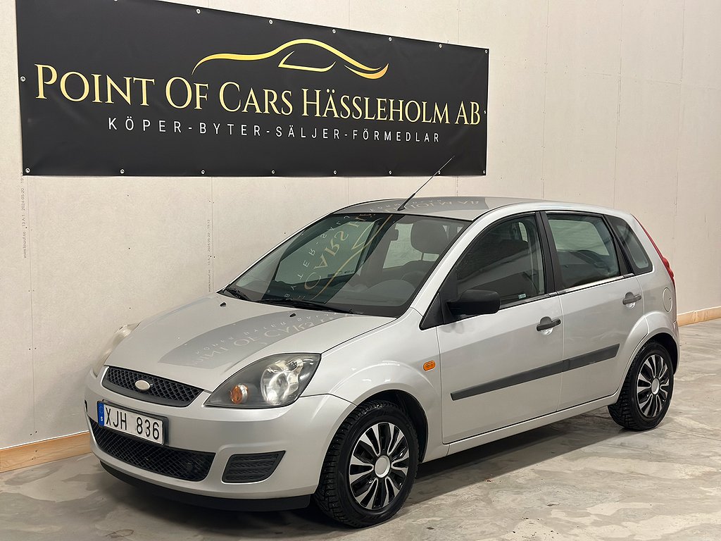 Ford Fiesta 5-dörrar 1.4/Ny Besiktigad/Ny Servad/AC/Drag