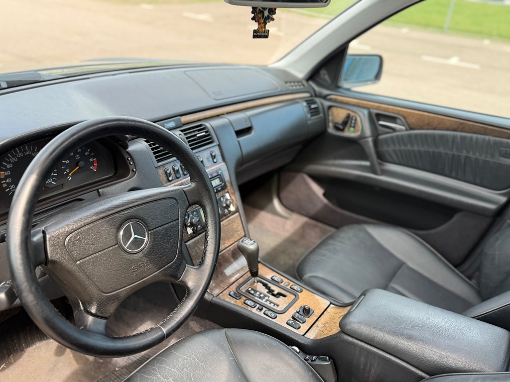 Mercedes-Benz E 430 Automatisk, 5-trinn, 279hk, 1999
