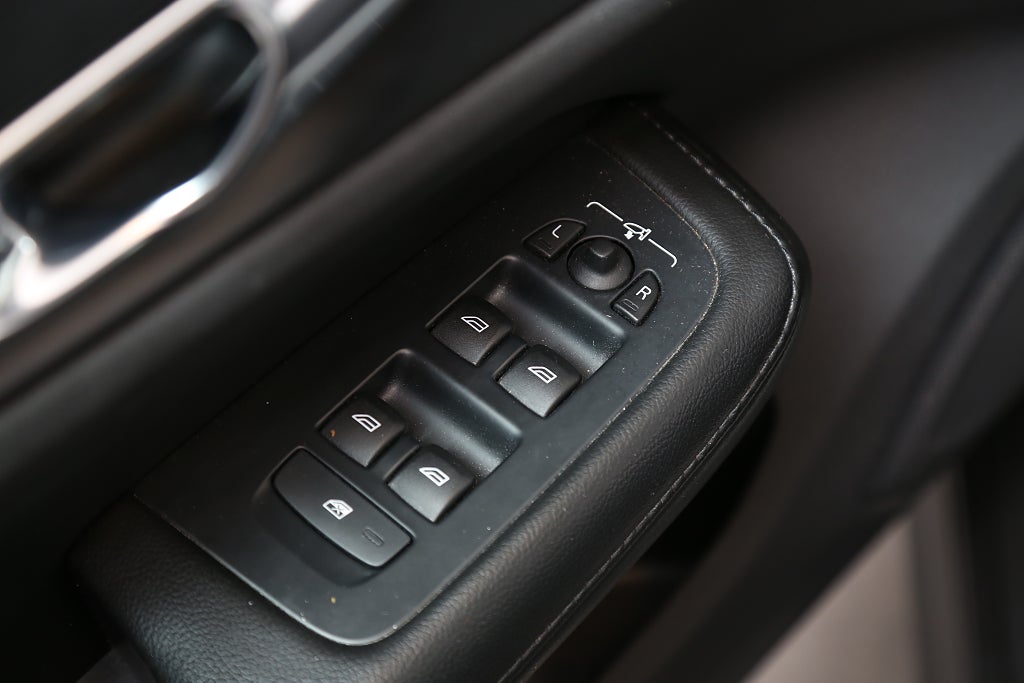 Volvo V60 Cross Country B4 Diesel 197hk Momentum AWD Aut Kamera VOC 2022