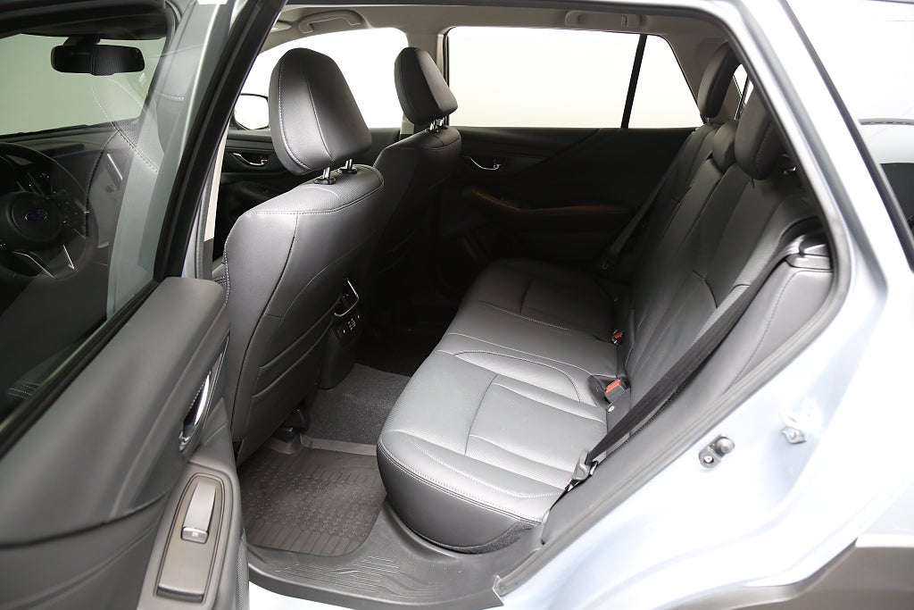 Subaru Outback 2.5 AWD XFuel Limited | LÅG SKATT | Moms 2024