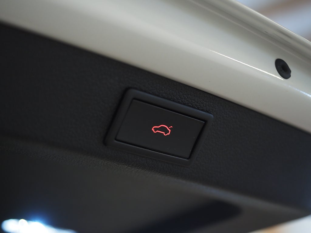 Skoda Superb iV 218hk Plug-in Style Drag Cockpit Värmare B-Kam Moms 2022