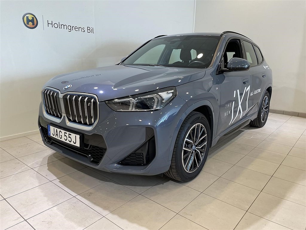 BMW iX1 xDrive30 M-Sport Parking Assist Iconicsounds