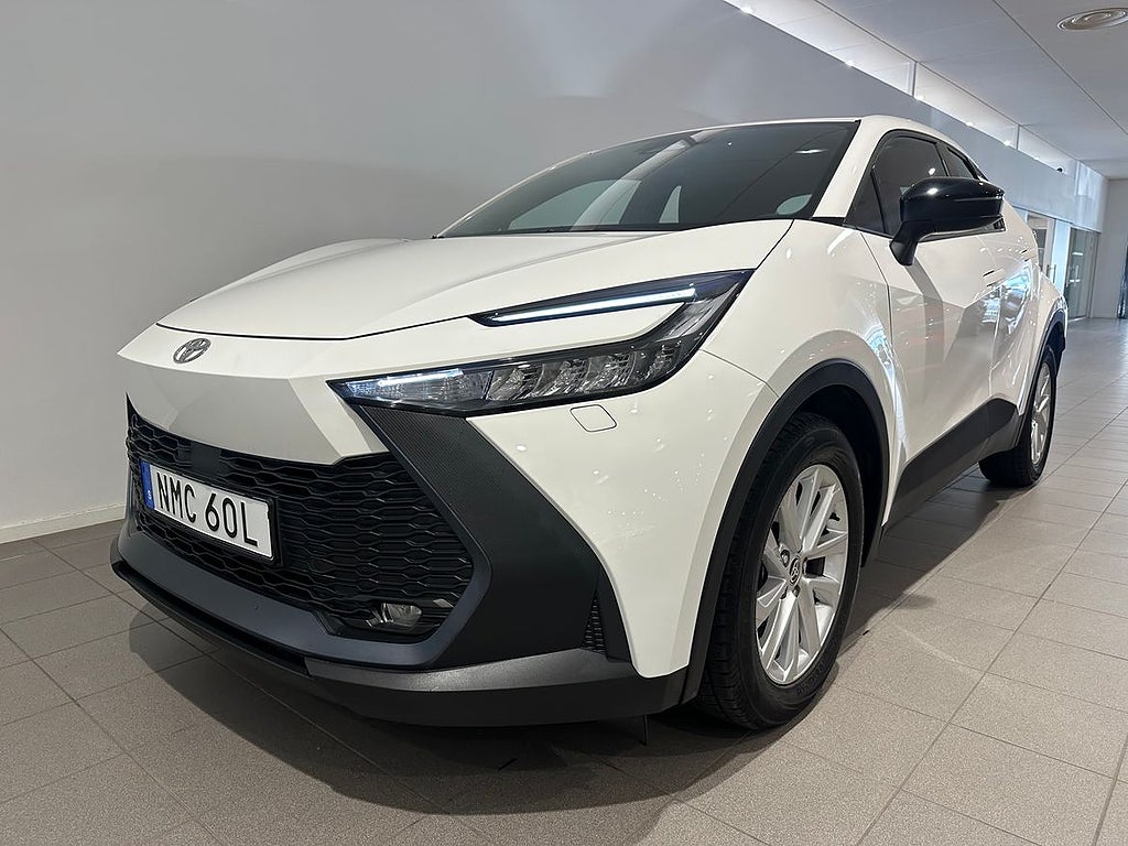 Toyota C-HR Hybrid e-CVT Active / sensorer / Backkamera /