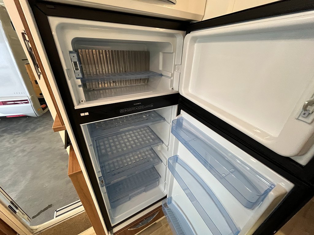 Pilote G740GJ / Alde / Litium / Backkamera - Pilote