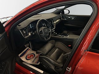 Volvo V60 Recharge T8 AWD RDesign S&V-hjul/MOMS/Drag/H/K/360