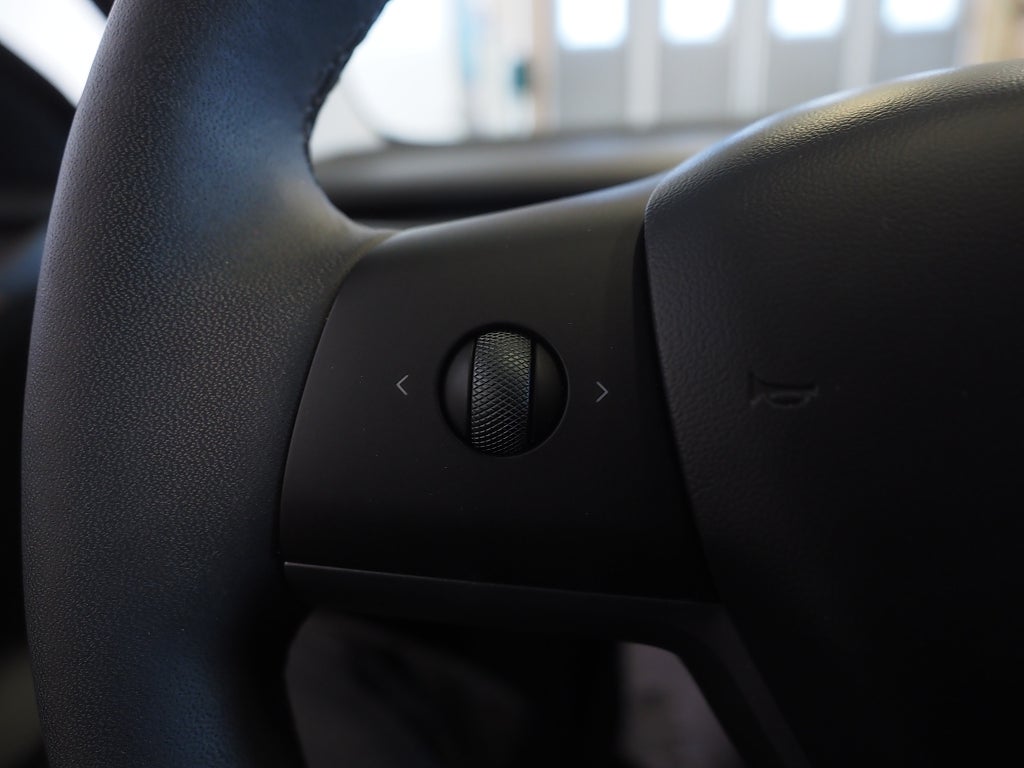 Tesla Model 3 Standard Range 283hk Dragkrok Pano Kamera Navi Moms 2023