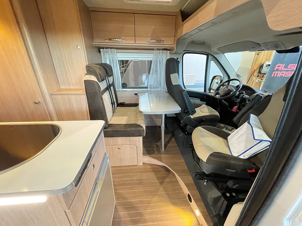 Roadcar 600 / B-körkort / Under 6m / Cykelställ /   - Roadcar