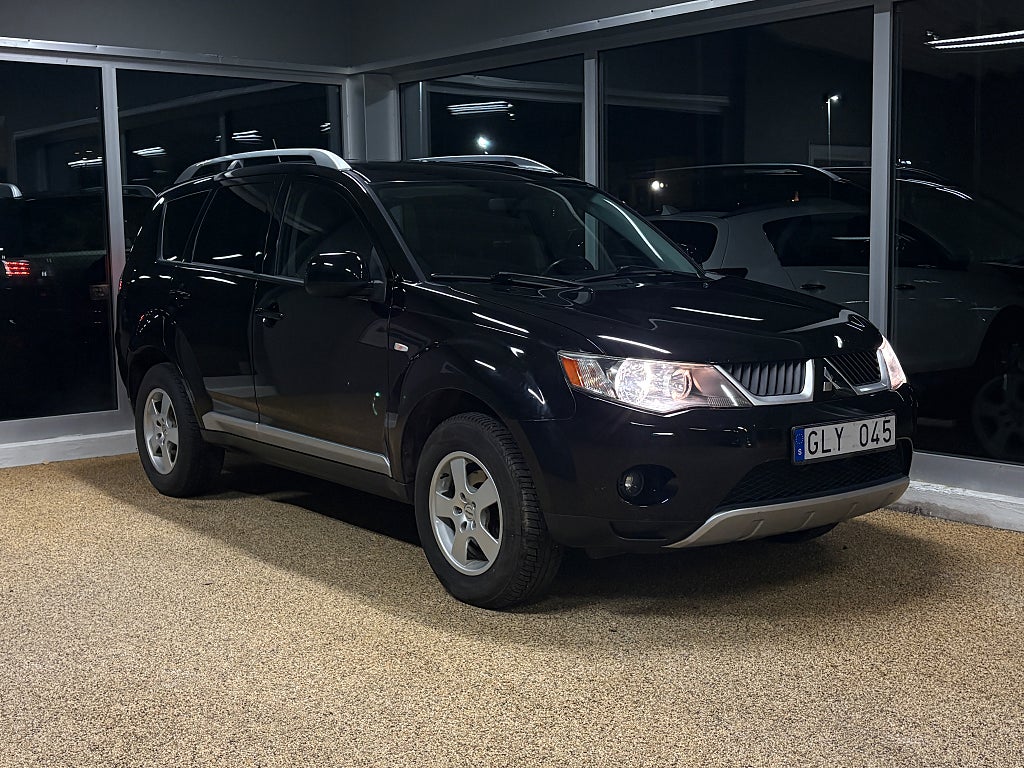 Mitsubishi Outlander 5-seater 2.4 MIVEC 4WD RESERVERAD