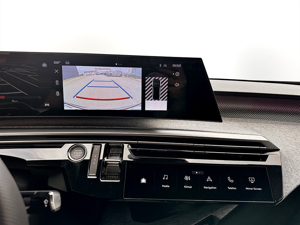 Bild på Peugeot E-3008 GT 214hk Aut - DEMO