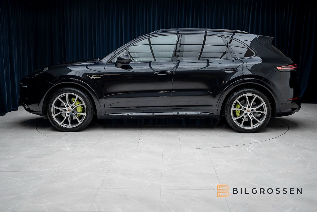 Porsche Cayenne E-Hybrid SportDesign Bakaxelsytrning Softclose Panorama