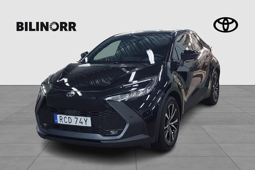 Toyota C-HR 2,0 Laddhybrid Style | Vinterhjul | Motorvärmare