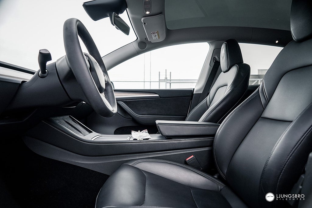 Tesla Model Y 2024 - miniatyr 4