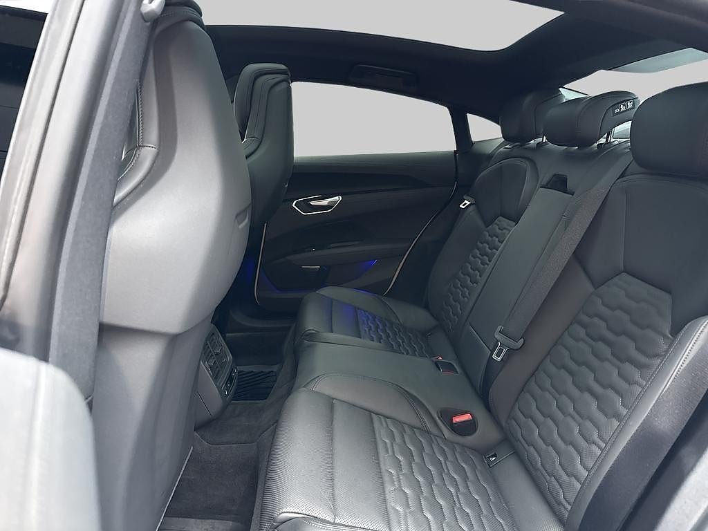 Audi E-Tron 2022 - miniatyr 7