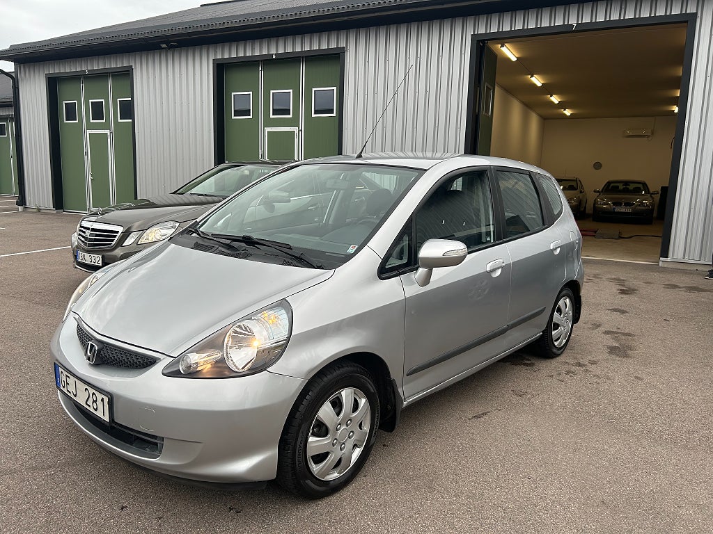 Honda Jazz 1.3 Nybesiktad, ( 5271 mil ), Nyservad