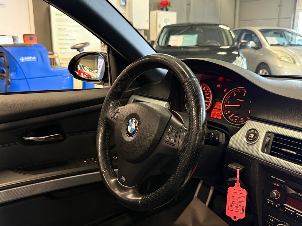 BMW 330d 2009 - miniatyr 18