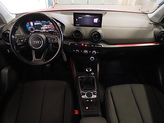 Kombi Audi Q2 14 av 21