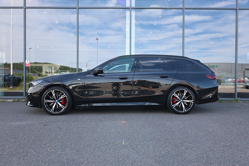 BMW 530e xDrive Touring M Sport Bowers & Wilkins