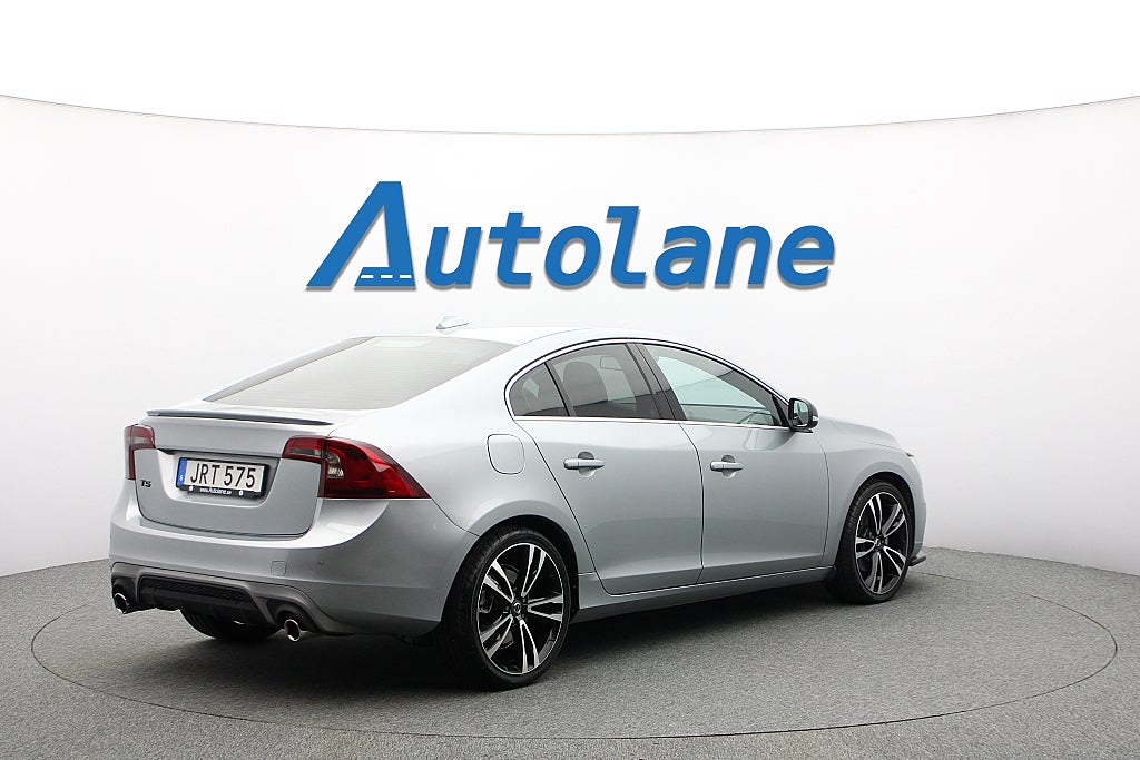Volvo S60 T5 R-Design, Navigation, Rattvärme, PDC 245hk