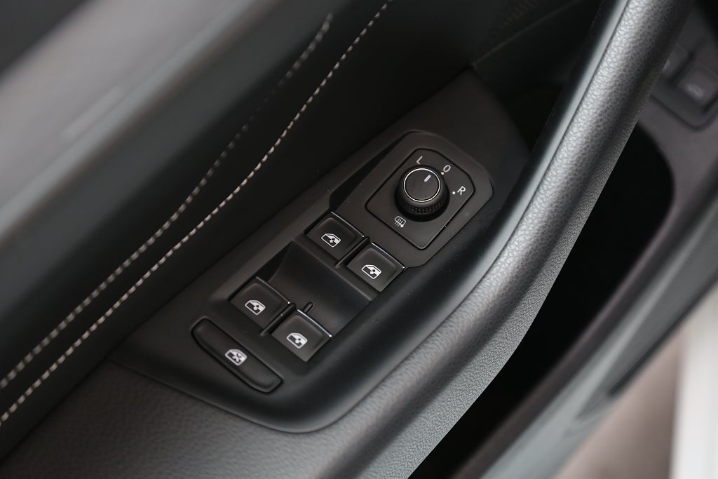 Volkswagen Passat Sportscombi GTE Plug-in 218hk DSG Motorv Extraljusramp 2021