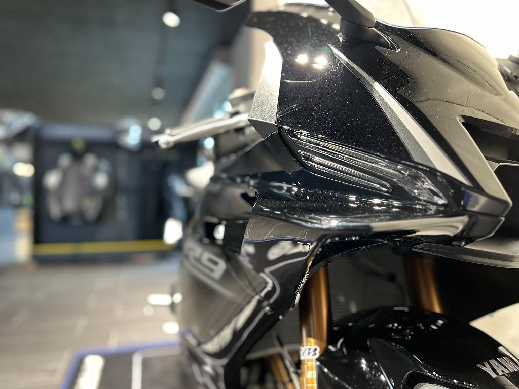 Yamaha R9 / Ny 2026 / Tech Black / Snart omgående leverans!