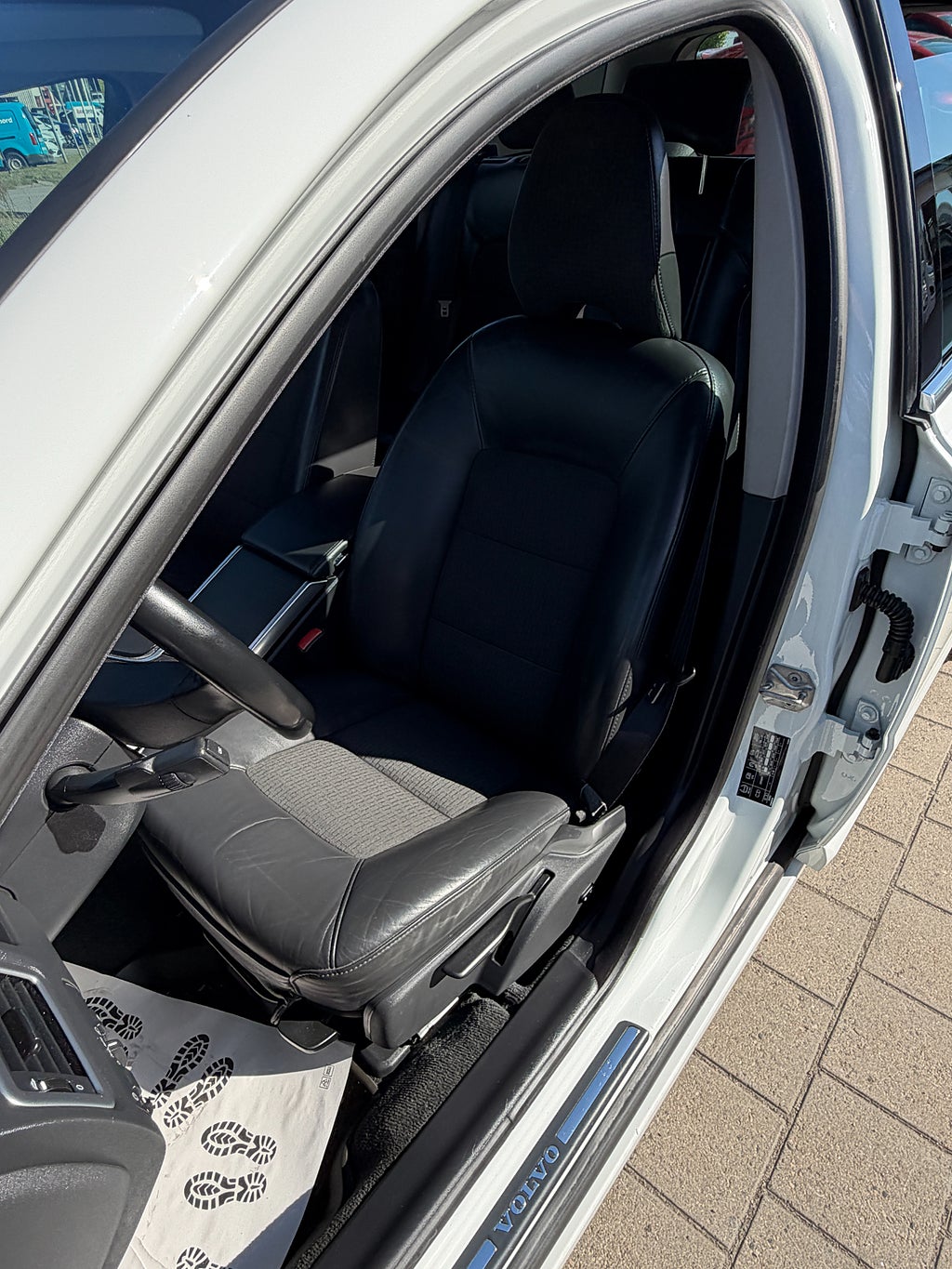 Volvo V70 D3 Classic, Momentum 150 hk