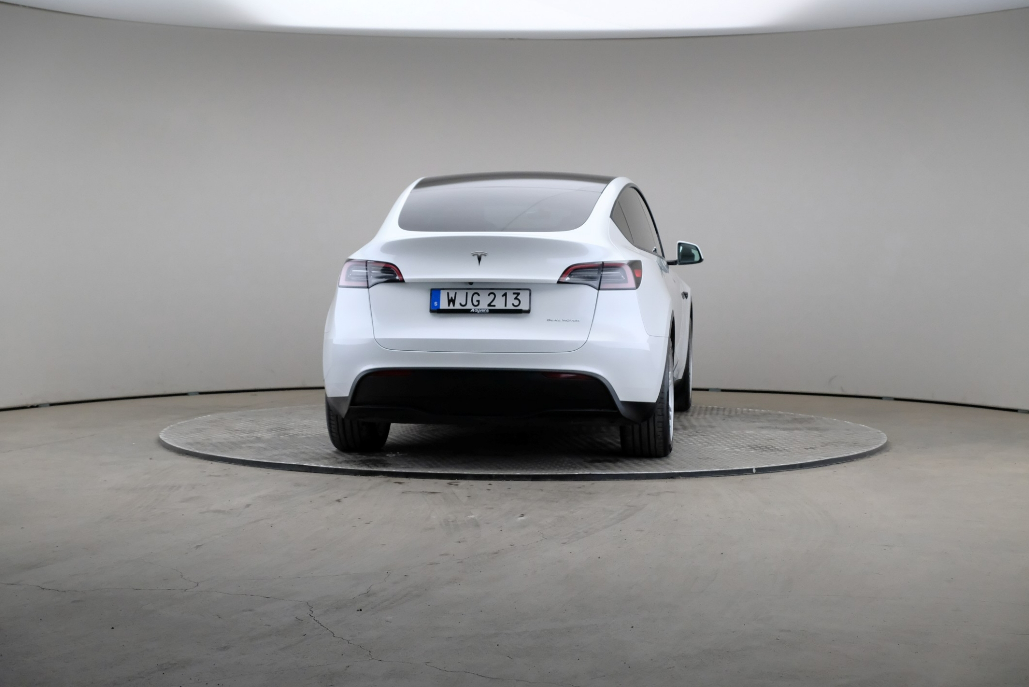 Tesla Model Y 2023, bild 2/10
