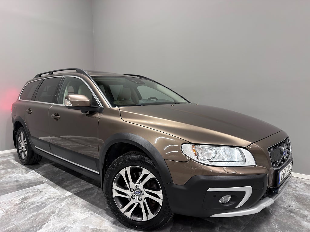 Volvo XC70 D4 AWD Auto/Summum/Drag/GPS/Värmare/VOC/Taklucka/Skinn