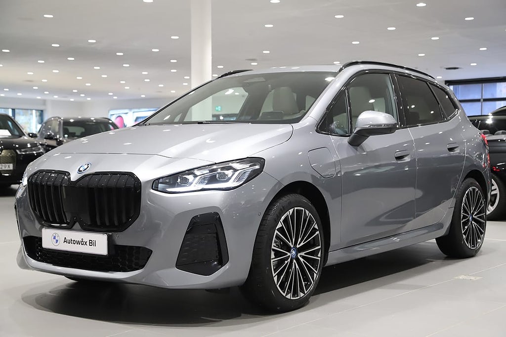 BMW 230e xDrive Active Tourer - H/K / 360 Kamera / P...