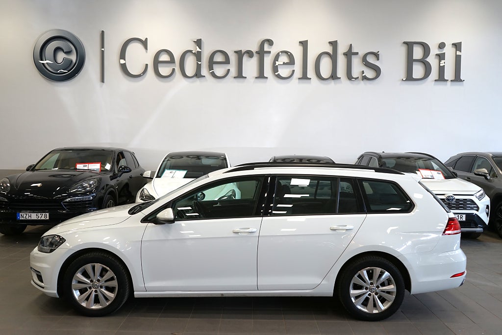 Volkswagen Golf 1.6 TDI B-Kamera Fjärrvärm Nyserv Kamrem-bytt V-hjul