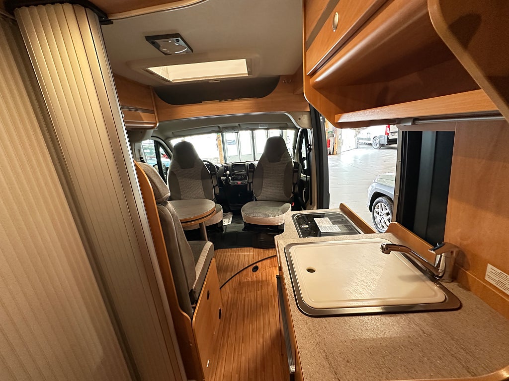 Pössl Roadstar 600 L,  Långbädd, 5.99 m , Automat thumbnail