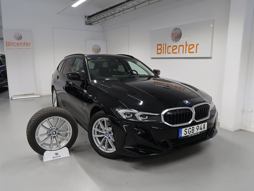 BMW 330e xDrive Touring V-Däck ingår Wide-Drag-Kamera-Rattvärme-