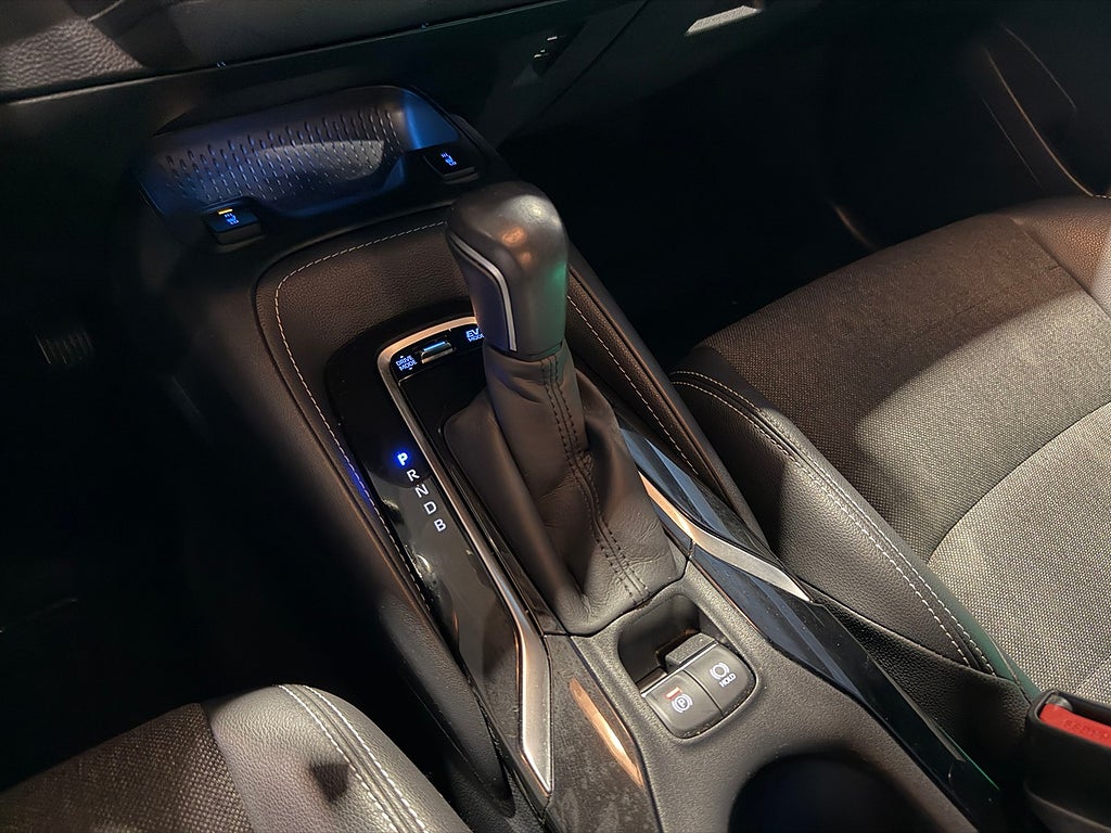 Toyota Corolla Touring Sports Hybrid Style Drag Teknikpkt Garanti 2021