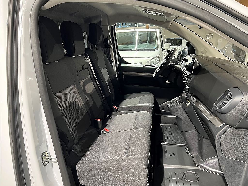 Bild på Peugeot Expert Plus BlueHDi 145hk L2