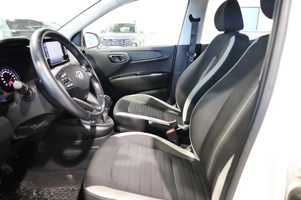 Hyundai i10 1.0 AUT AMT Essential Leasbar Rattvärme Carplay 2022