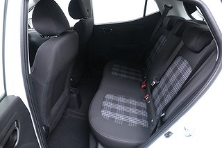 Halvkombi Hyundai i10 4 av 18