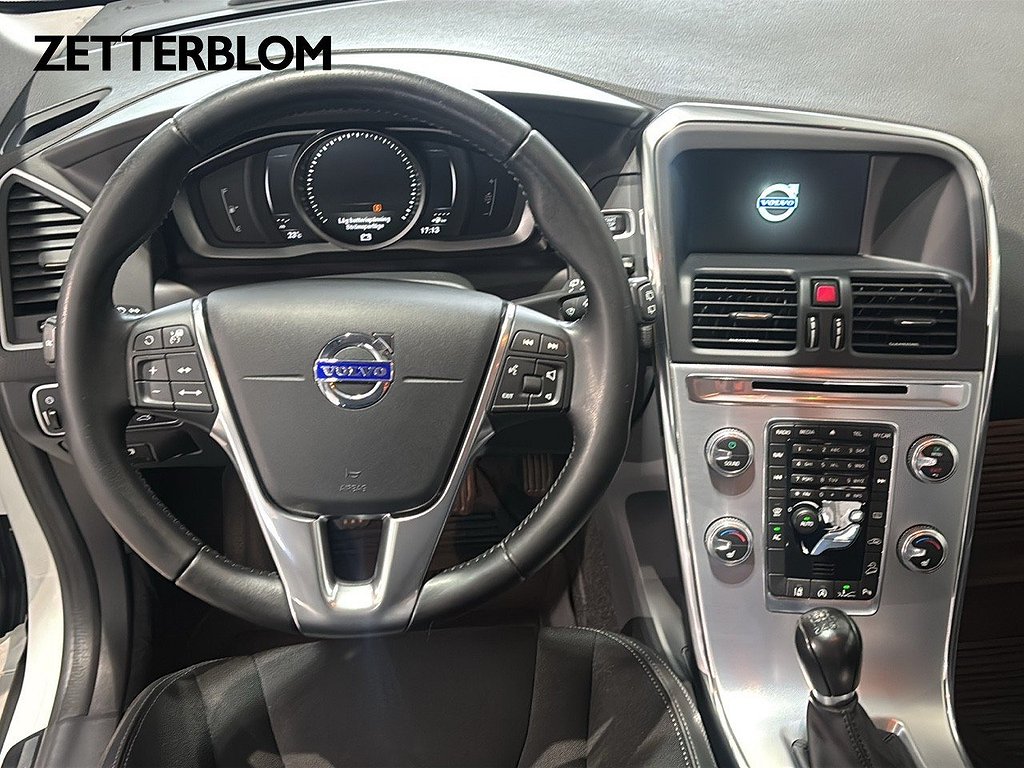 SUV Volvo XC60 10 av 14