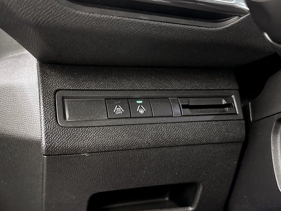 Bild på Peugeot 5008 GT 1.2 PT 130hk Aut 7-SITS B-KAMERA CARPLAY