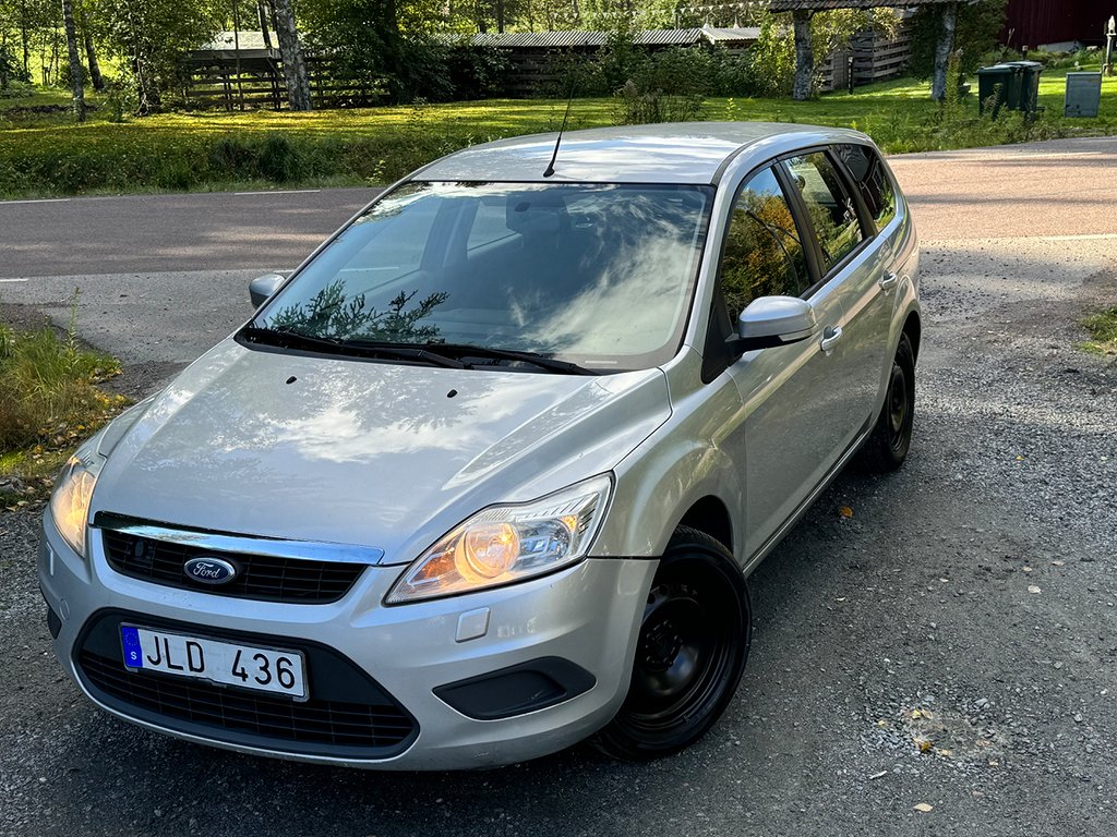 Ford Focus Kombi 1.8 Flexifuel Titanium, Nybesiktigad 