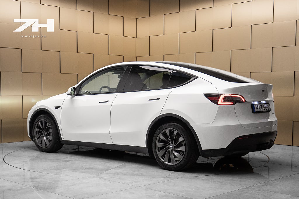 Tesla Model Y Long Range AWD / Drag / Pano / Autopilot