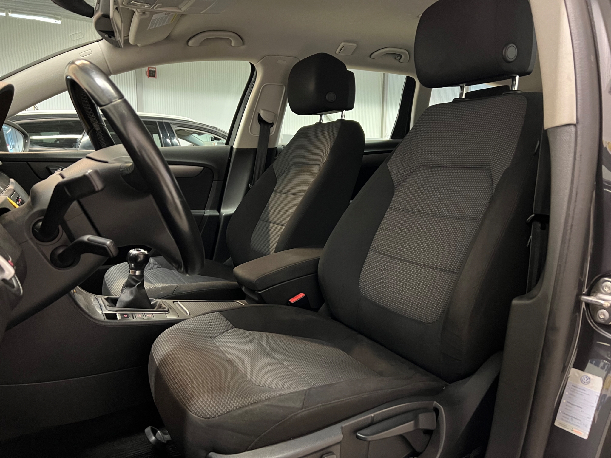 Volkswagen Passat 2011, bild 7/10