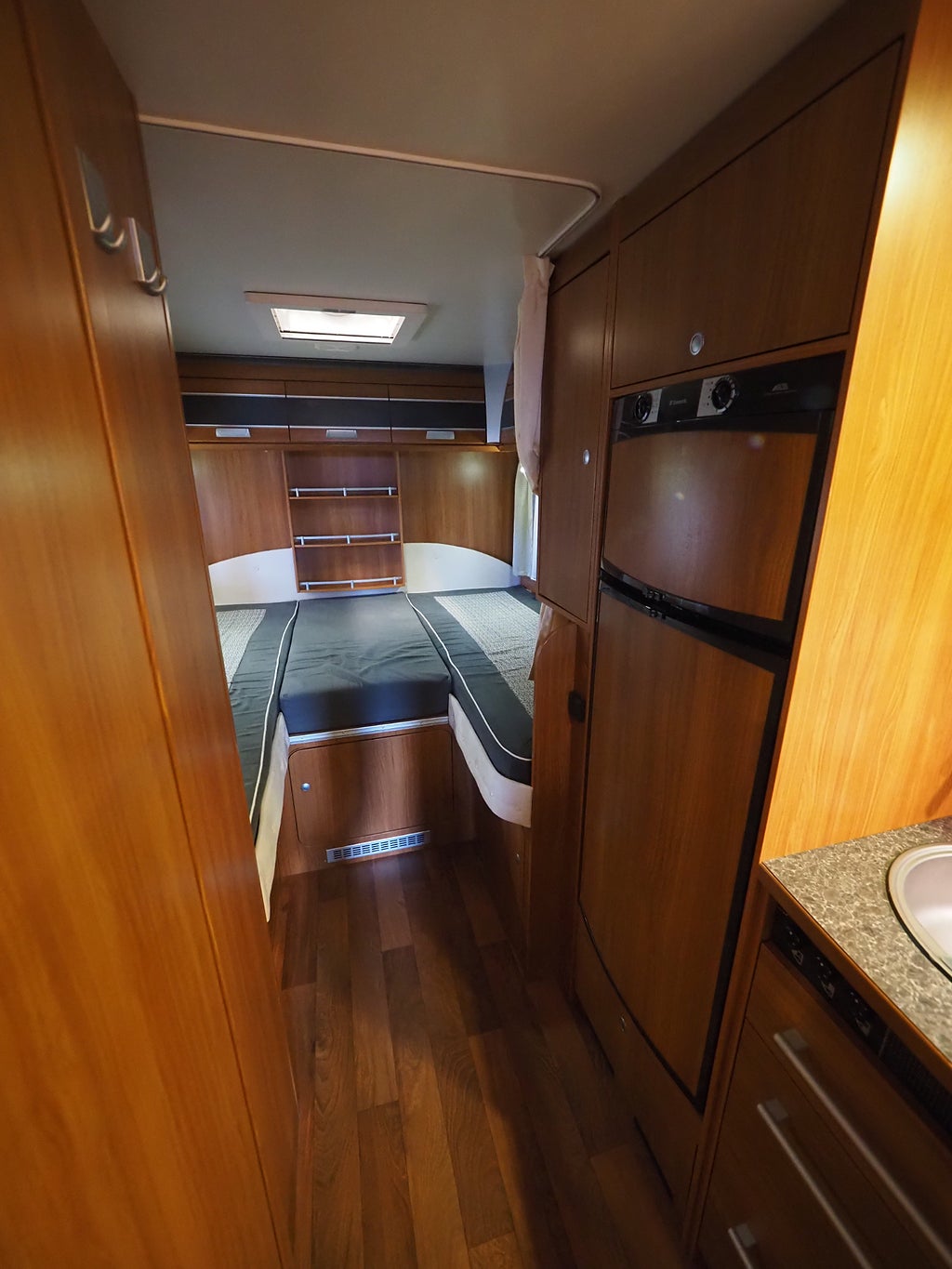 Dethleffs Black Magic Edition Låga Långbäddar I ALDE I Solcell I BM T 001