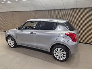 Suzuki Swift Hybrid AllGrip Euro 6 — bild 4 av 11