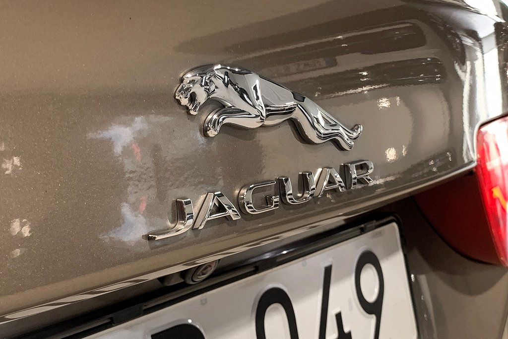Jaguar XE 20d| PRESTIGE | Läder | Kamera | Drag 2017