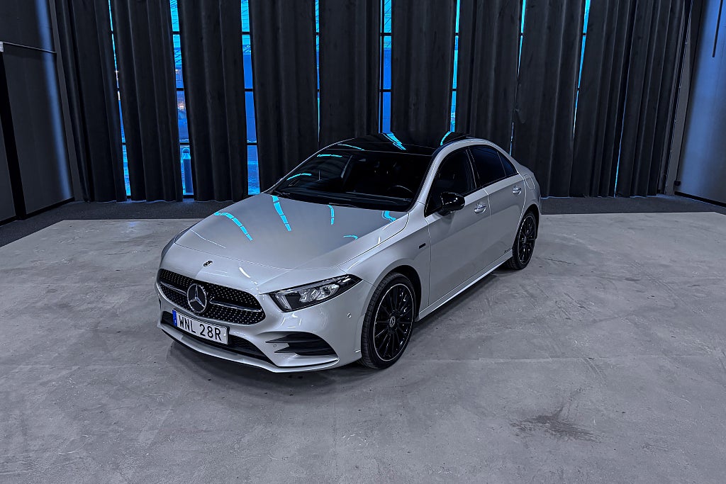 Mercedes-Benz A 250 e Sedan AMG|Pano|Kam|Burmester|Elektriska