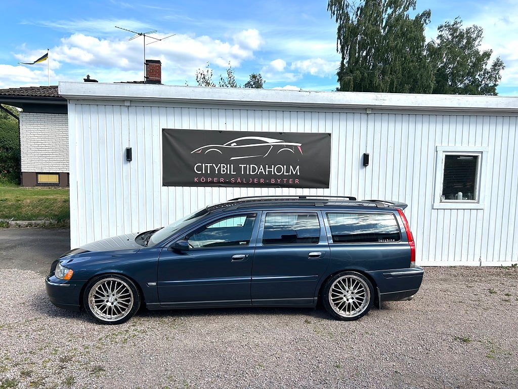 Volvo V70 D5 Kinetic Nybesiktigad 