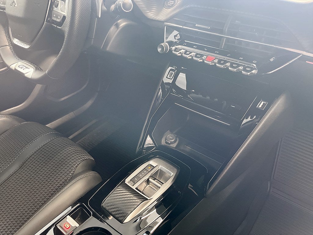 Bild på Peugeot 2008 GT 1.2 PT 130hk Aut - CARPLAY, EN ÄGARE