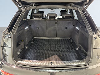 Audi Q5 40 TDI quattro Aut S line Sport Ed Drag Dvärm S/V-hjul – bild 12